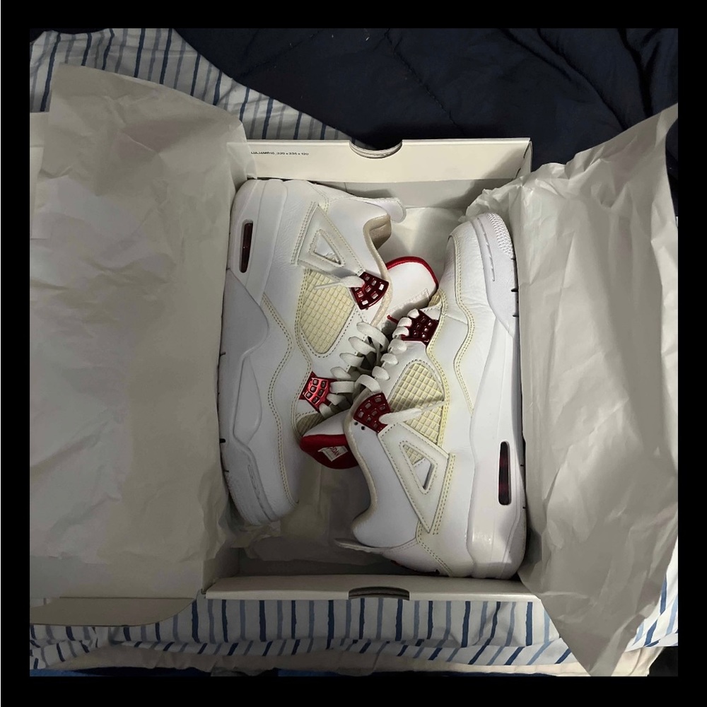 Size 9 Air Jordan 4 retro Red Metallic